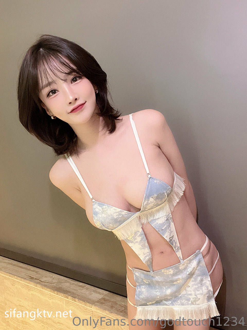 【2023-12-03】Sex while taking a bath...♥.m4v